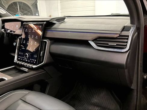 Used 2025 GMC Acadia Denali w/ Super Cruise Package AWD/4WD image 19