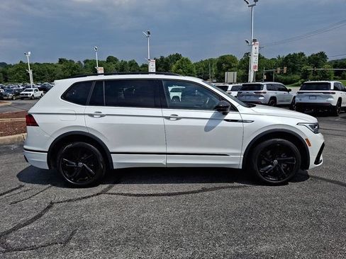 Certified 2023 Volkswagen Tiguan SE R-Line AWD/4WD image 9