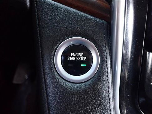 Used 2020 Cadillac Escalade Premium Luxury AWD/4WD image 25