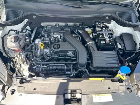 Used 2023 Volkswagen Taos SE FWD image 21
