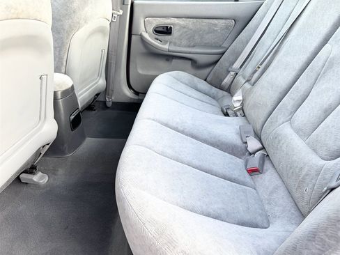 Used 2006 Hyundai Elantra GLS FWD image 48
