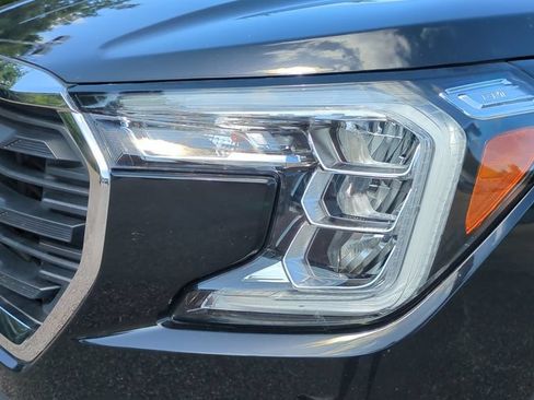 Used 2024 GMC Terrain SLE FWD image 9
