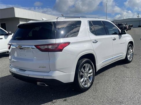 Used 2021 Chevrolet Traverse High Country image 3