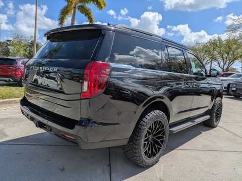 Certified 2025 Ford Expedition Active image 4