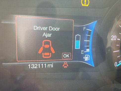 Used 2019 Ford Fusion SE FWD image 5