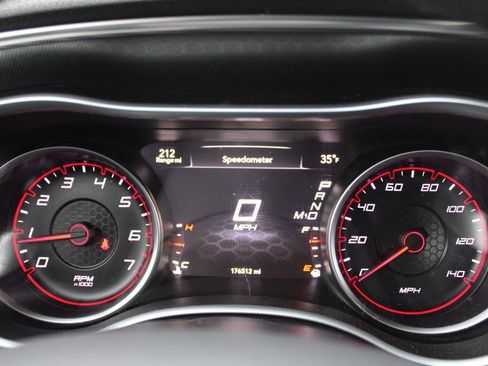 Used 2015 Dodge Charger SXT image 32