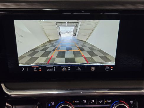 Used 2024 GMC Sierra 2500 Denali Ultimate image 18