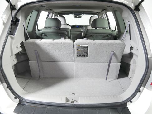 Used 2012 Toyota Highlander SE w/ Tow Pkg AWD/4WD image 18