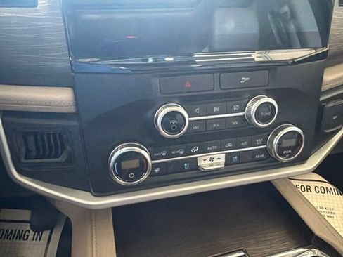 Used 2022 Ford Expedition Max Limited AWD/4WD image 28