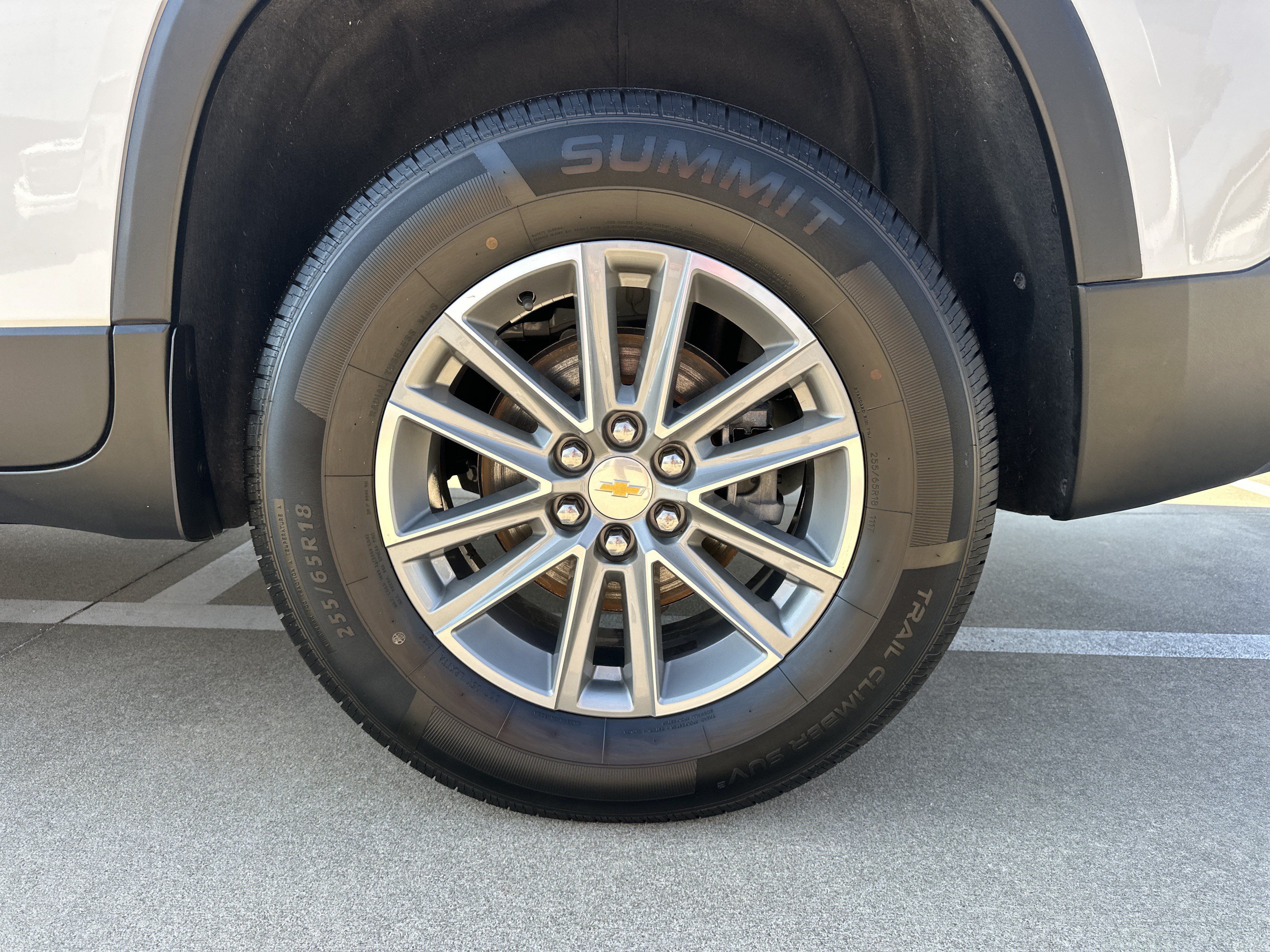 Certified 2023 Chevrolet Traverse LT FWD image 22