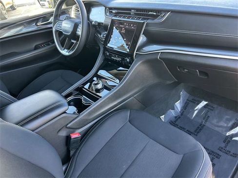 Certified 2023 Jeep Grand Cherokee L Laredo image 13