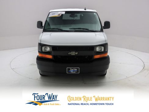 Used 2017 Chevrolet Express 3500 LS RWD image 9