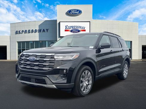 New 2026 Ford Explorer Active w/ Active Comfort Package image 2
