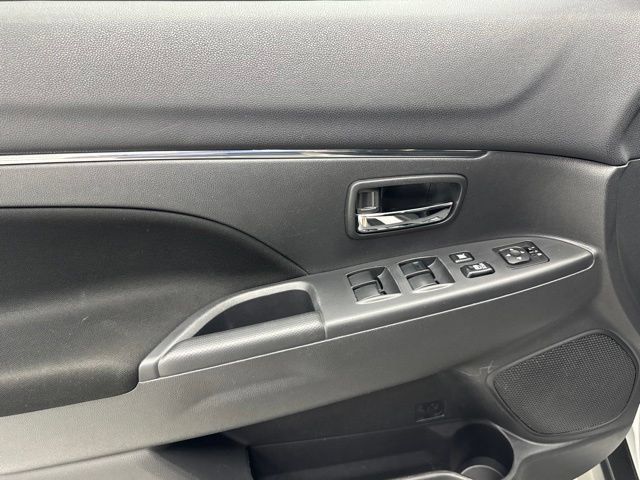 Used 2020 Mitsubishi Outlander Sport ES FWD image 9