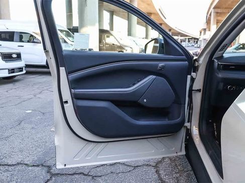 Used 2025 Ford Mustang Mach-E Premium image 21