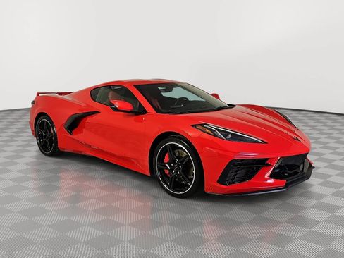 Used 2021 Chevrolet Corvette Stingray Premium Cpe w/ Z51 Performance Package RWD image 2