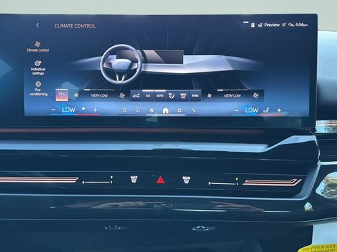 Used 2026 BMW 530i xDrive w/ M Sport Package image 27