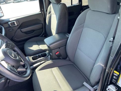 Used 2023 Jeep Wrangler Unlimited Sport image 3