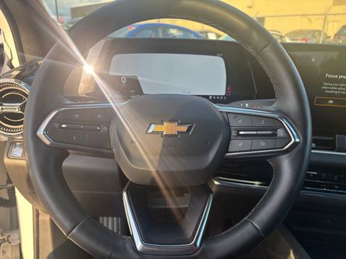 Used 2025 Chevrolet Equinox LT image 25