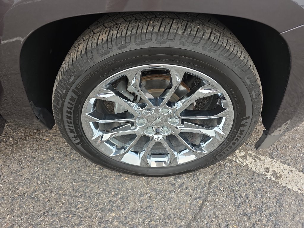 Used 2018 Chevrolet Tahoe Premier AWD/4WD image 42
