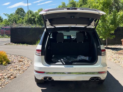 New 2026 Lincoln Aviator Black Label AWD/4WD image 16