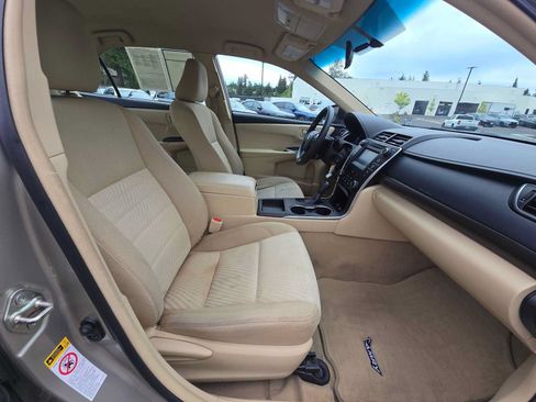 Used 2016 Toyota Camry LE FWD image 11