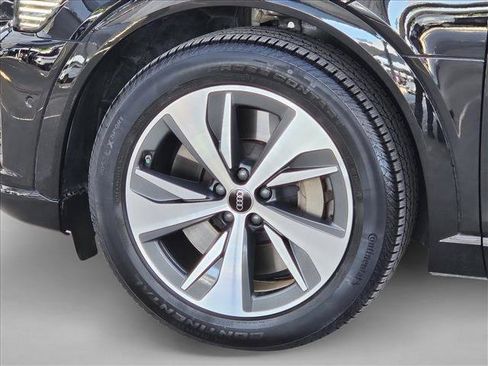 Certified 2024 Audi Q8 e-tron Premium Plus w/ Premium Plus Package AWD/4WD image 9
