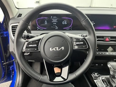 Used 2025 Kia Seltos S AWD/4WD image 18