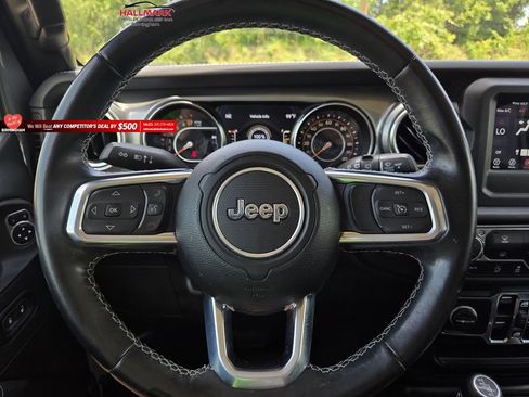 Used 2021 Jeep Wrangler Unlimited Sahara AWD/4WD image 22