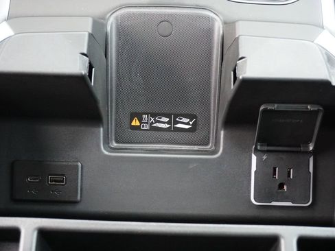 Used 2023 Ford F350 Lariat image 27