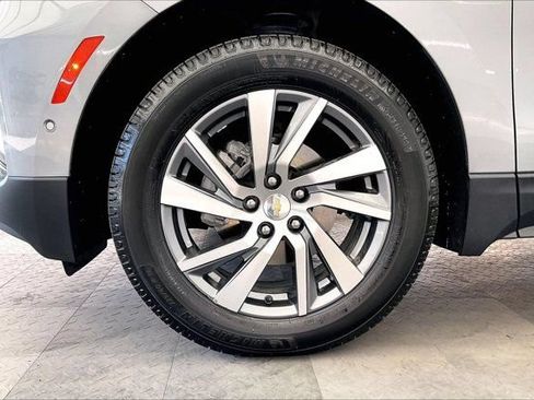 Used 2023 Chevrolet Equinox Premier AWD/4WD image 8