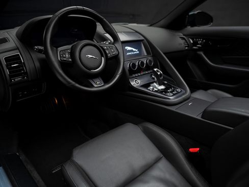 Used 2021 Jaguar F-TYPE R AWD/4WD image 2