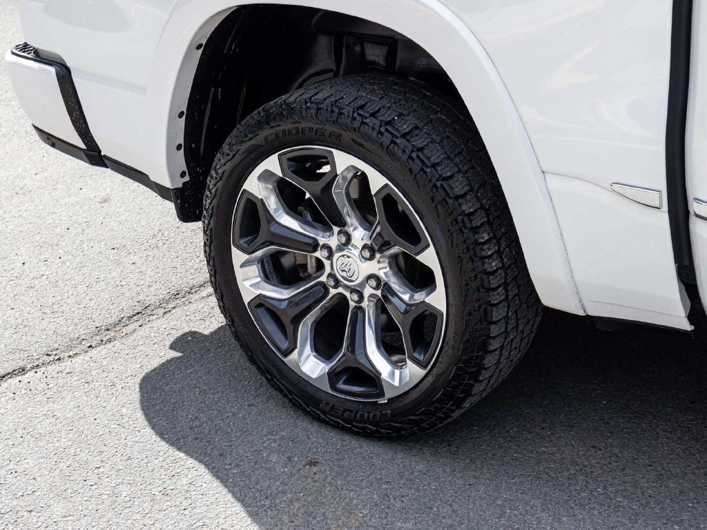 Used 2024 RAM 1500 Limited AWD/4WD image 10