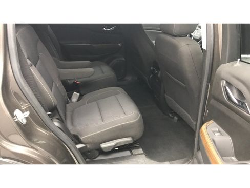 Used 2020 GMC Acadia SLE w/ LPO, Floor Liner Package AWD/4WD image 16