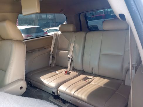 Used 2014 GMC Yukon XL Denali image 12