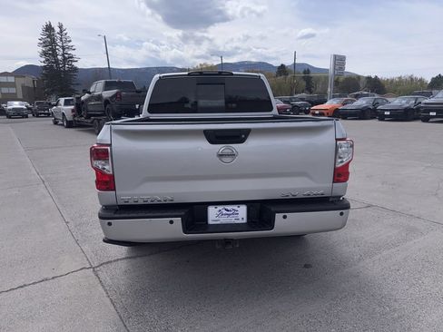 Used 2018 Nissan Titan SV w/ SV Convenience Package AWD/4WD image 5