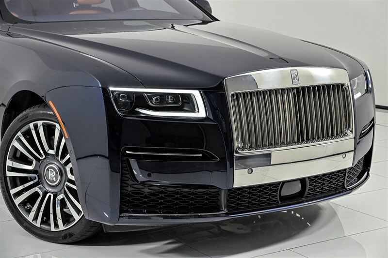 Used 2023 Rolls-Royce Ghost AWD/4WD image 2
