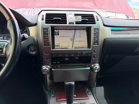 Used 2011 Lexus GX 460 w/ Convenience Pkg image 12