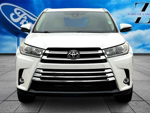 Used 2019 Toyota Highlander Limited image 3