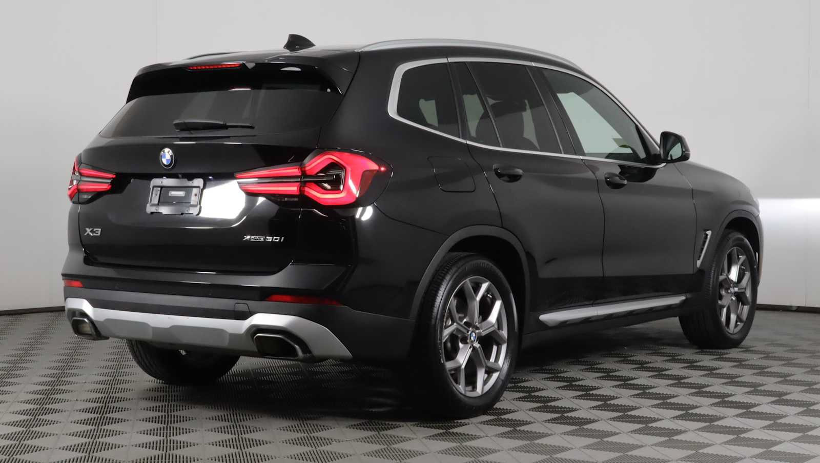 Used 2023 BMW X3 xDrive30i w/ Convenience Package AWD/4WD image 6
