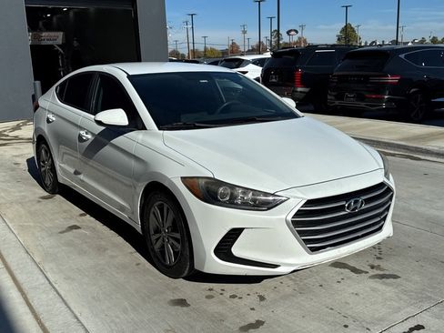 Used 2018 Hyundai Elantra SEL image 9