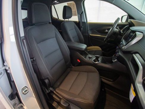 Used 2022 GMC Terrain SLE w/ Driver Convenience Package image 17