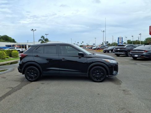 Used 2024 Nissan Kicks S FWD image 6