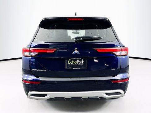 Used 2023 Mitsubishi Outlander SE image 7