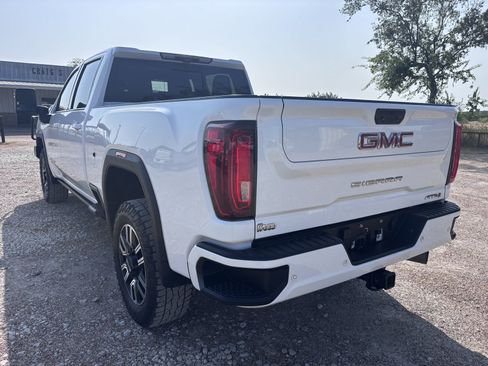 Used 2022 GMC Sierra 2500 AT4 w/ AT4 Premium Plus Package AWD/4WD image 3