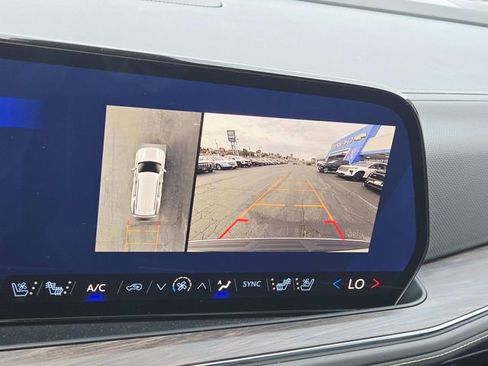 New 2026 Chevrolet Tahoe Premier w/ Sun And Tow Package AWD/4WD image 24