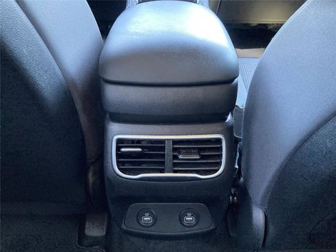 Used 2023 Hyundai Santa Fe SEL w/ Winter Weather Package image 27