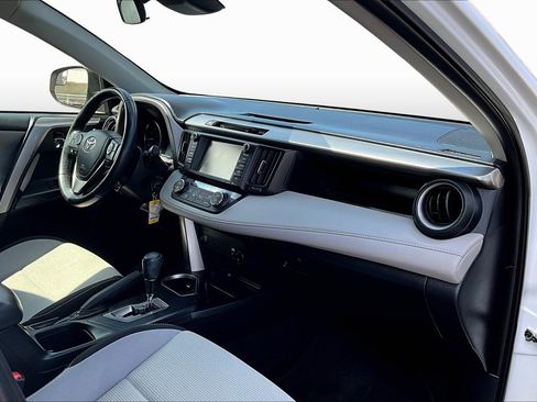 Used 2017 Toyota RAV4 XLE image 14