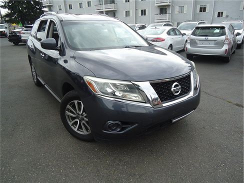 Used 2013 Nissan Pathfinder SV AWD/4WD image 5
