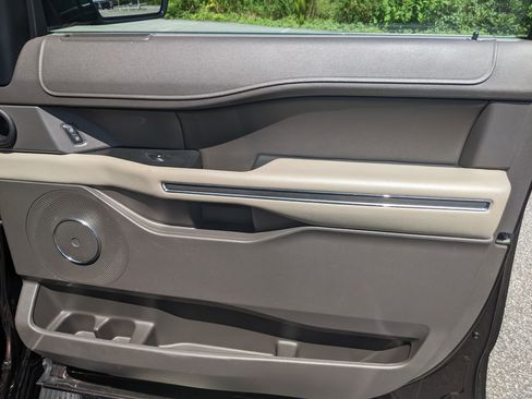 Used 2021 Ford Expedition XLT image 36